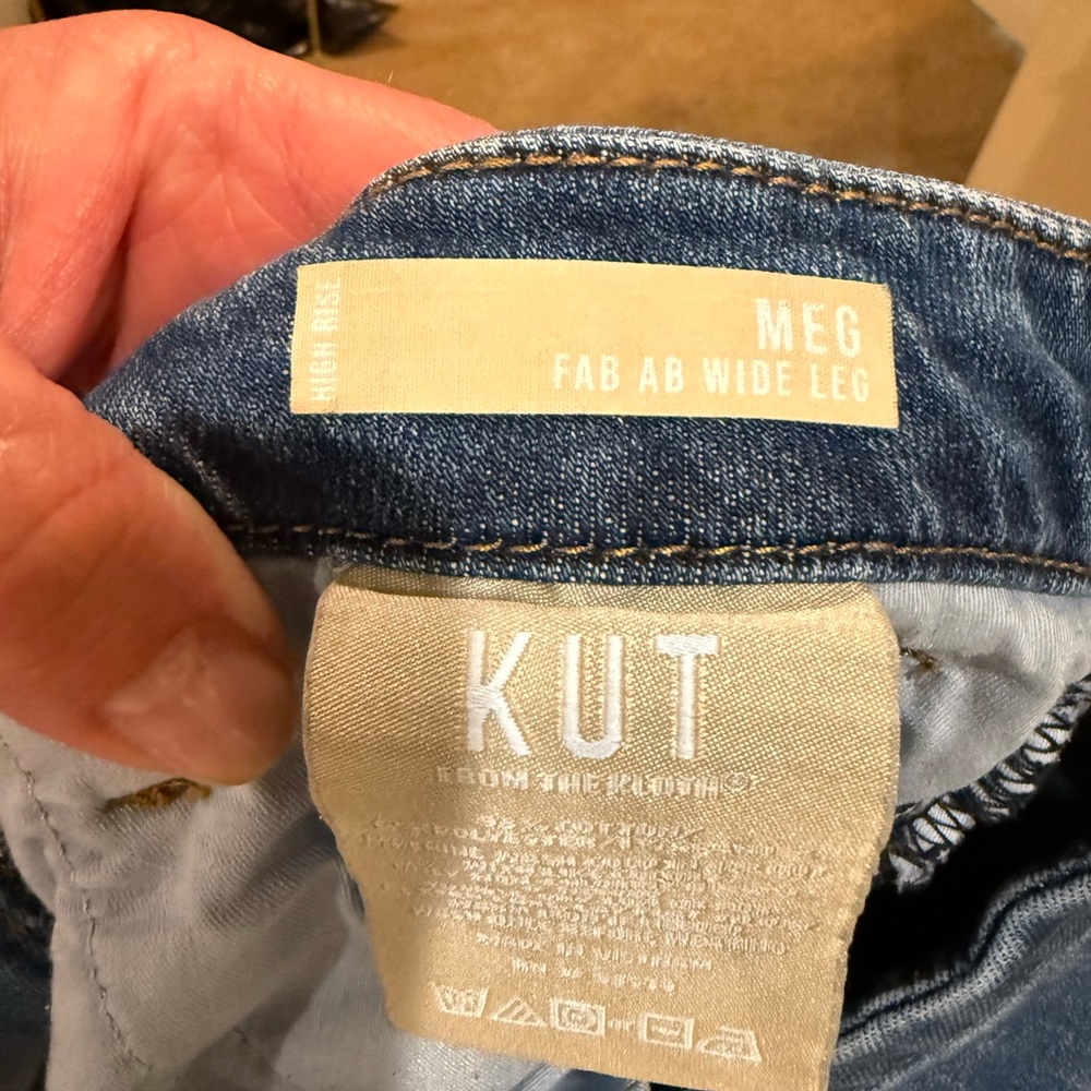 Kut from the Kloth Meg Fab Ab wide leg Distressed Blue Flare Jeans - Picture 4 of 5